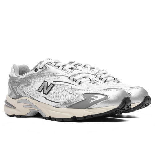 725v1 - White/Metallic Silver/Slate Grey