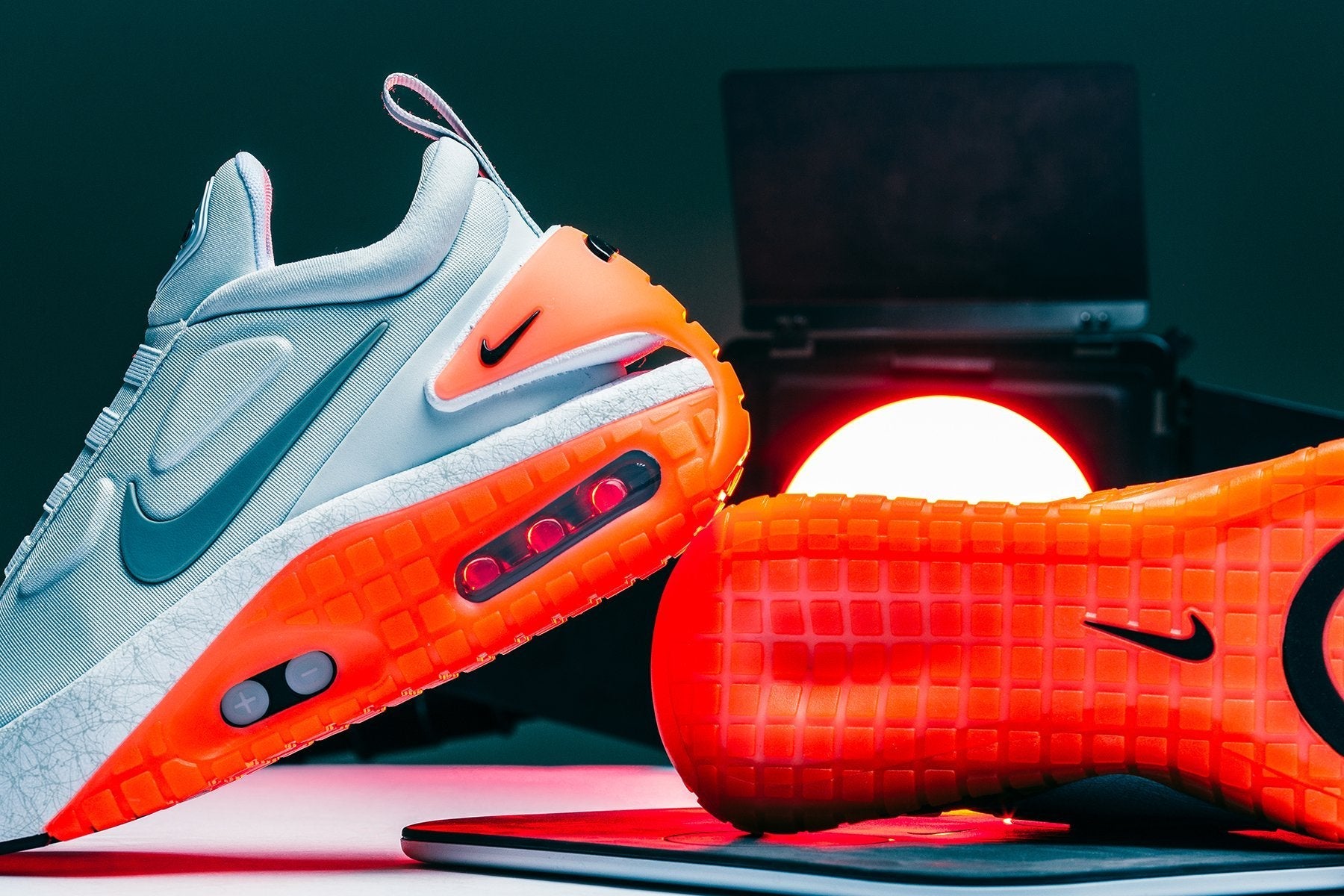 Adapt Auto Max "Infrared" - Pure Platinum/Particle Grey